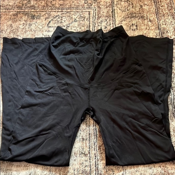 Time and Tru Flared Maternity Leggings Size Medium - Picture 1 of 1